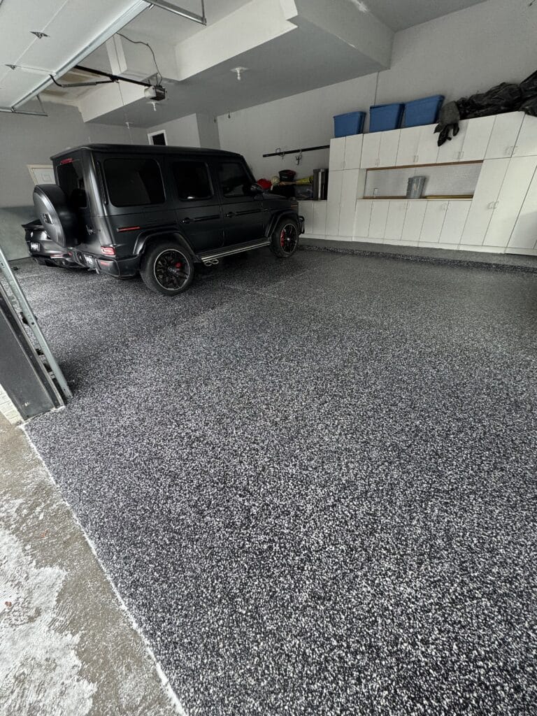 Garage - Flake - Black