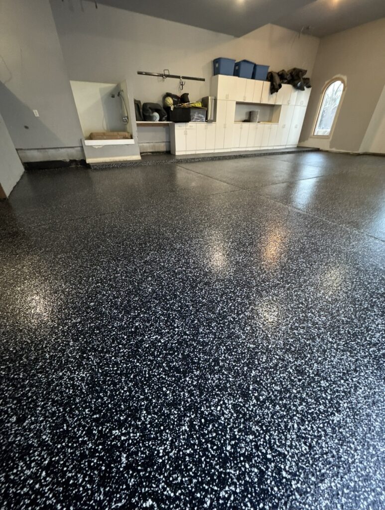 Garage - Flake - Black
